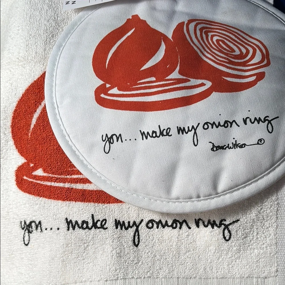 Doug Wilson‎ 80’s artist White and Red onion Kitchen Towel Set 403
